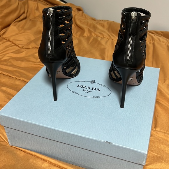 Prada Black Leather Gladiator Sandals 38.5 - Picture 8 of 10